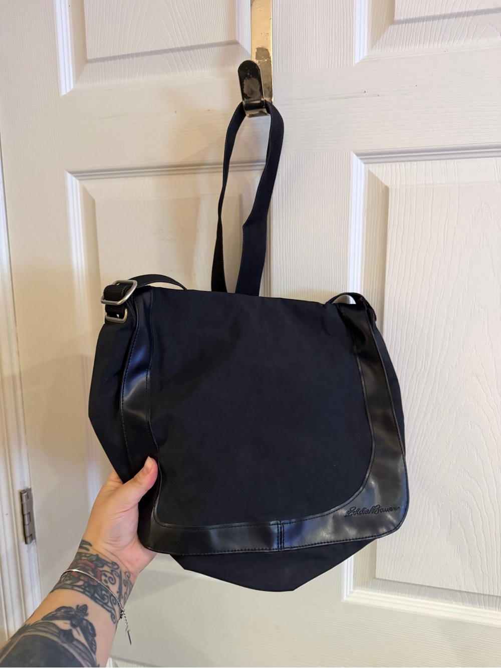 Eddie Bauer Black Men’s Messenger Bag - Classic Everyday Carry